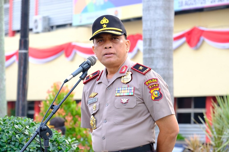 Brigjen Pol Widodo Eko Pimpin Apel Pagi Perdana Di Markas Komando Polda Riau
