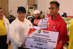 Ketua DPRD Riau Hadiri Acara Pelepasan Kontingen Riau Pada Multi Event Olahraga Tingkat Nasional