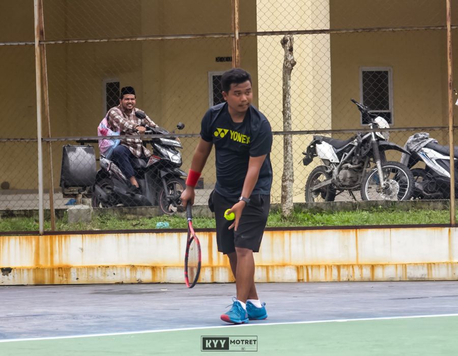 Penjaskesrek FKIP UIR Taja Kejuaraan Tennis Tunggal Putra se-Provinsi Riau