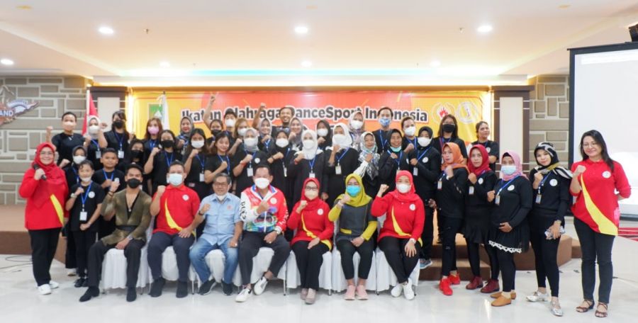Wujudkan Program Kerja, IODI Provinsi Riau Adakan Pelatihan Gerakan Baku Dancesport
